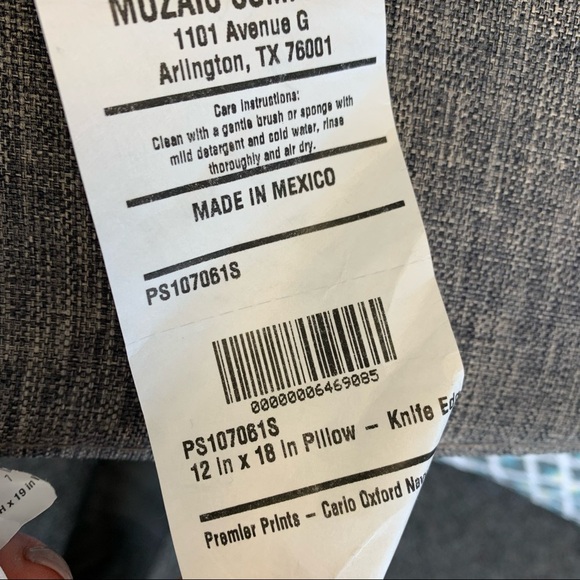 2 Mozaic Co Fiona Floral Indoor Outdoor Accent Throw Lumbar Pillows 12 x 18 NEW - Picture 4 of 4